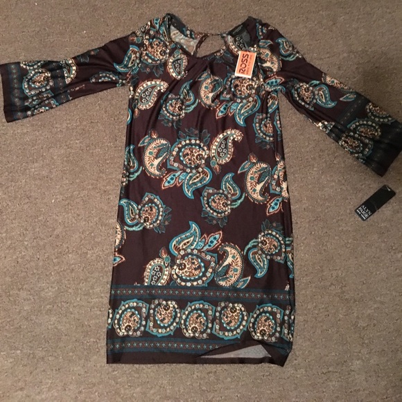 Ladies dress - Picture 2 of 2